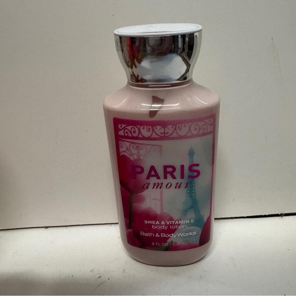 Bath Body Paris Amour Body Lotion 8 OZ